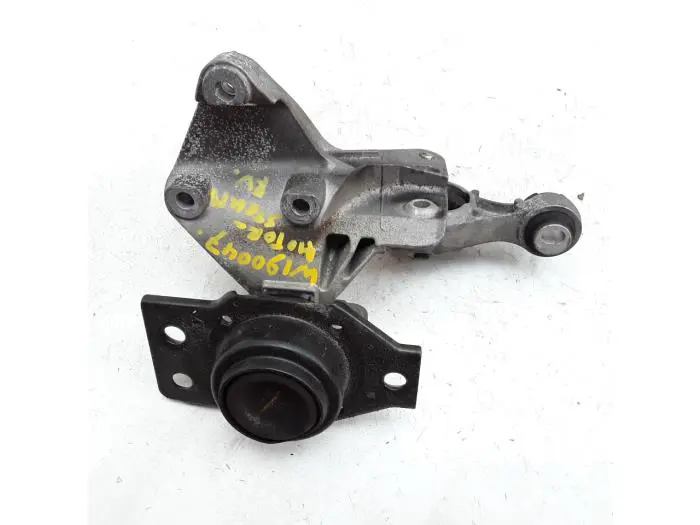 Soporte de motor Nissan Qashqai+2