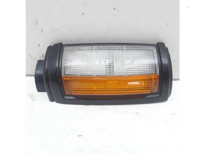 Luz de posición izquierda Mitsubishi L200