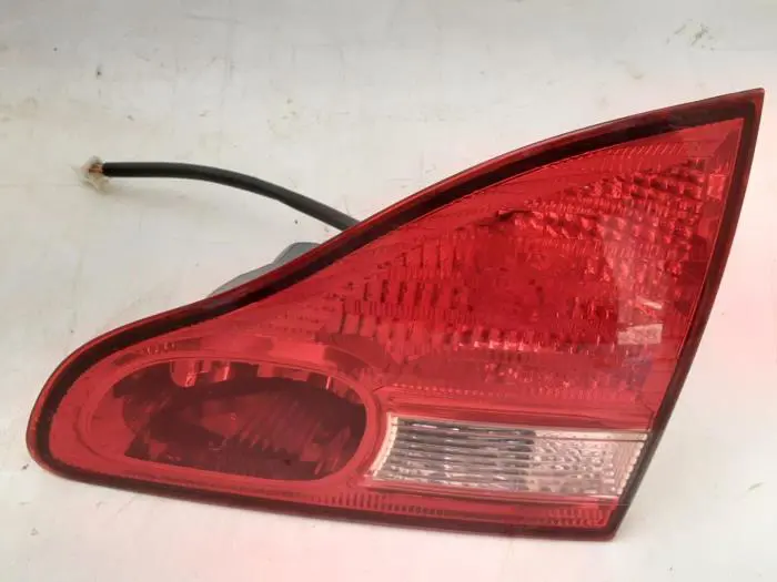 Luz trasera derecha Toyota Avensis Verso