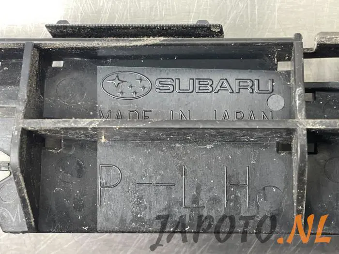 Soporte de parachoques izquierda detrás Subaru Forester