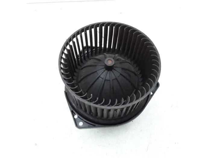 Motor de ventilador de calefactor Nissan Vanette