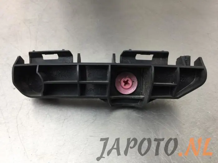 Soporte de parachoques izquierda detrás Toyota Rav-4