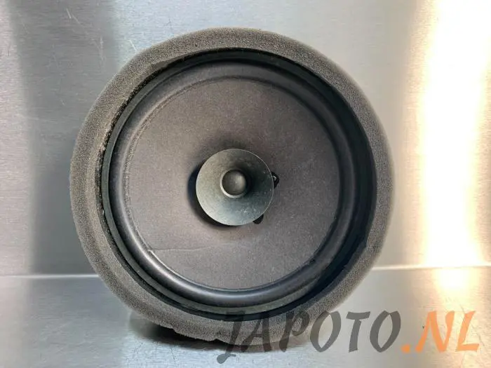 Altavoz Mitsubishi Outlander