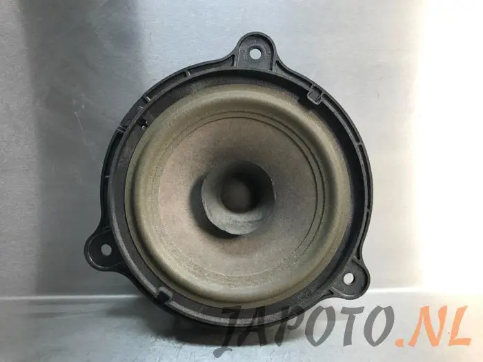 Altavoz Nissan Note