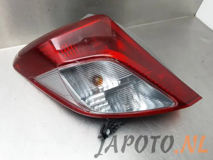 Luz trasera izquierda Toyota Yaris