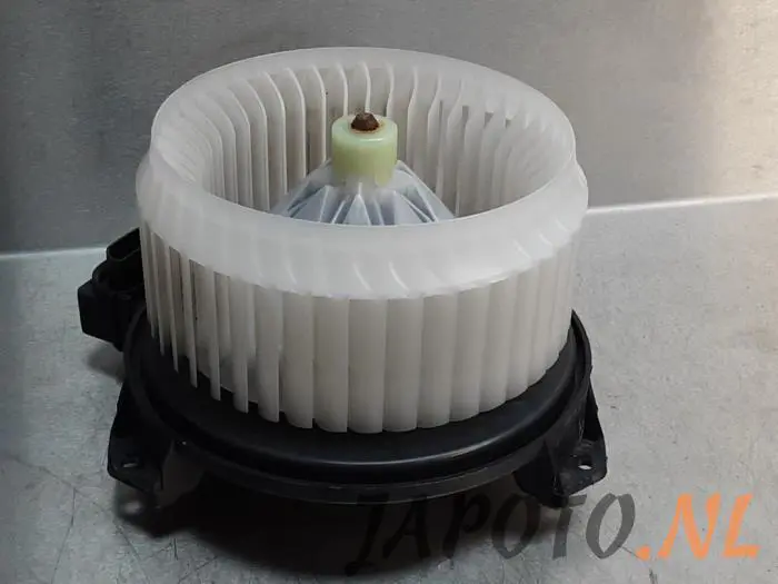 Motor de ventilador de calefactor Toyota Yaris