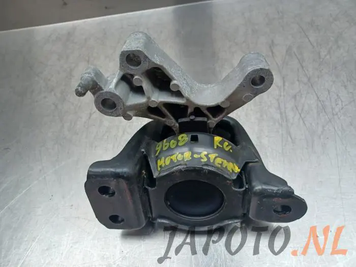 Soporte de motor Nissan Qashqai+2