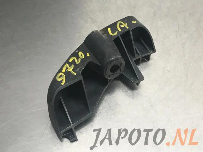 Soporte de parachoques izquierda detrás Lexus CT 200h