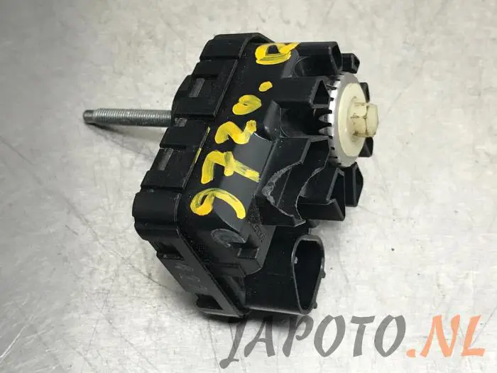 Motor de faro Lexus CT 200h