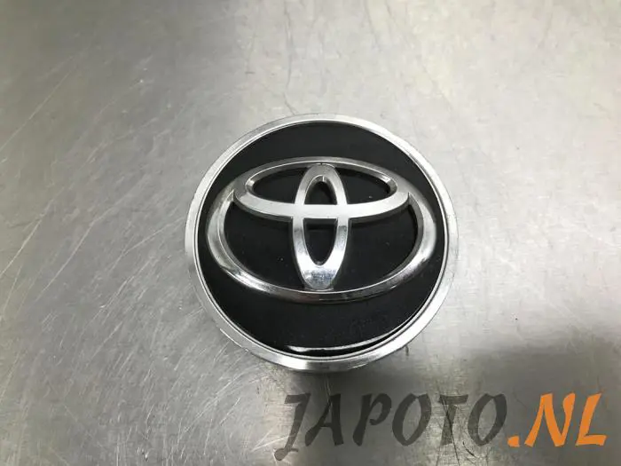 Embellecedor de buje Toyota C-HR