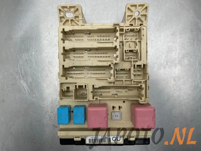 Caja de fusibles Lexus RX 400H