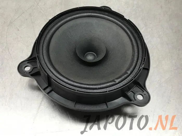 Altavoz Nissan Note