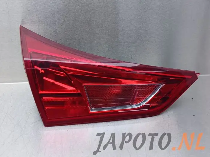 Luz trasera izquierda Toyota Auris