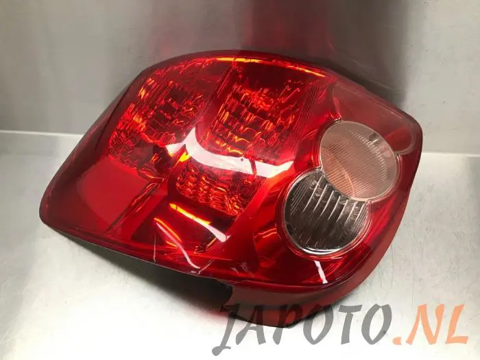 Luz trasera derecha Toyota Auris