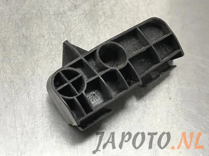 Soporte de parachoques izquierda detrás Toyota Auris