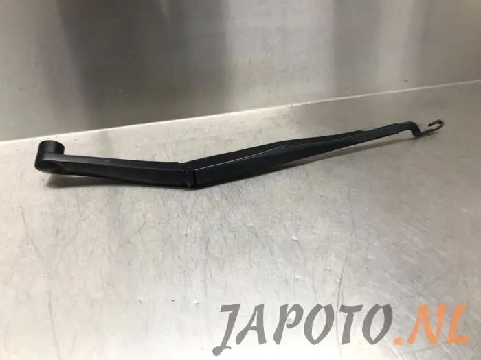 Brazo delantero de limpiaparabrisas Hyundai I40