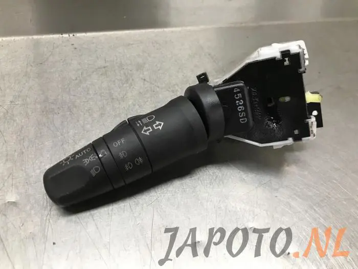 Interruptor de luz Nissan NV200