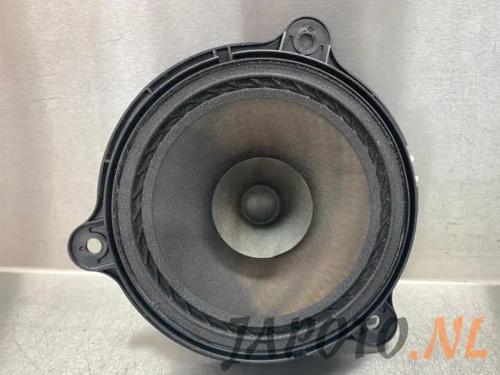 Altavoz Nissan Micra