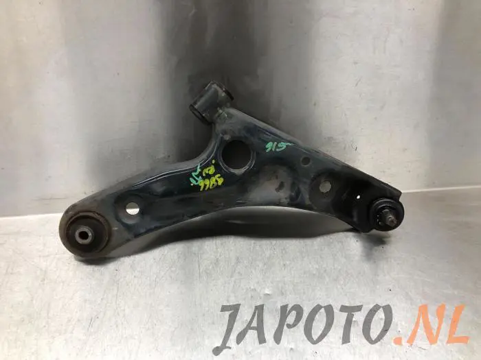 Brazo portante lado inferior derecha delante Suzuki Alto