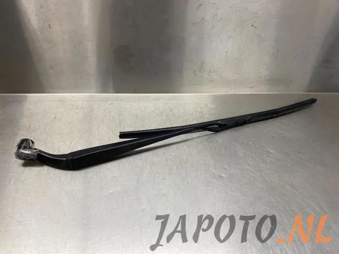 Brazo delantero de limpiaparabrisas Nissan Micra