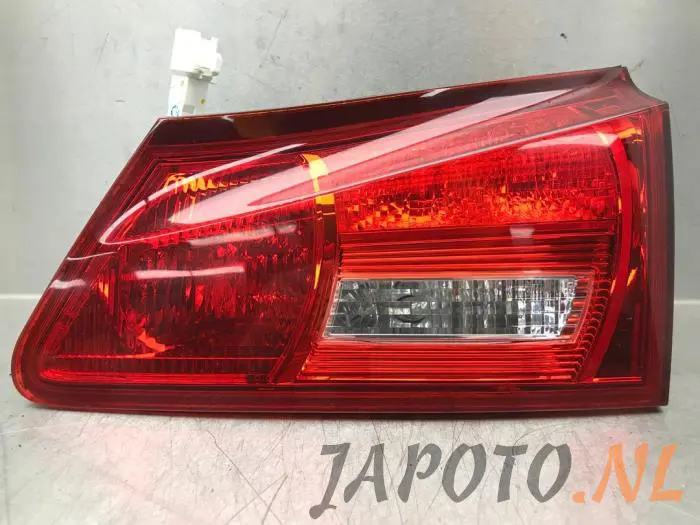 Luz trasera derecha Lexus IS 220 05-