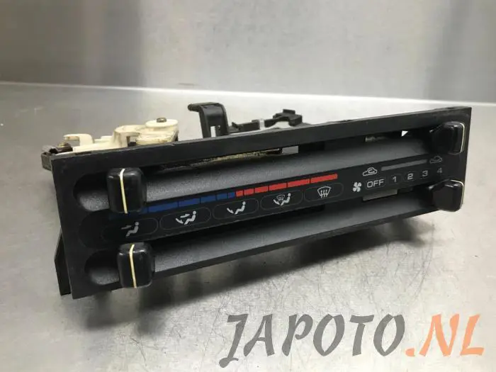 Panel de control de calefacción Mazda 323F