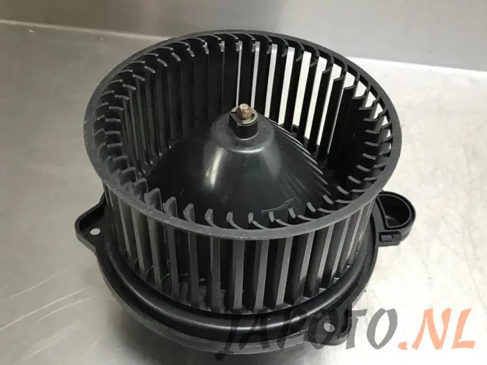 Motor de ventilador de calefactor Nissan Primera