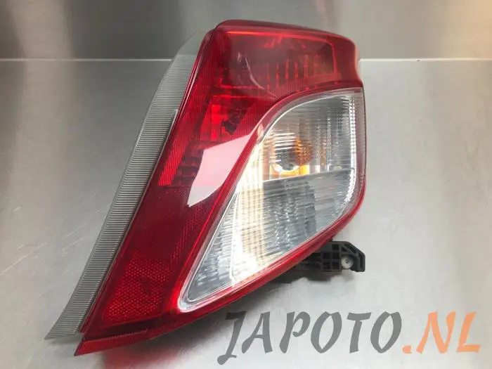 Luz trasera derecha Toyota Yaris