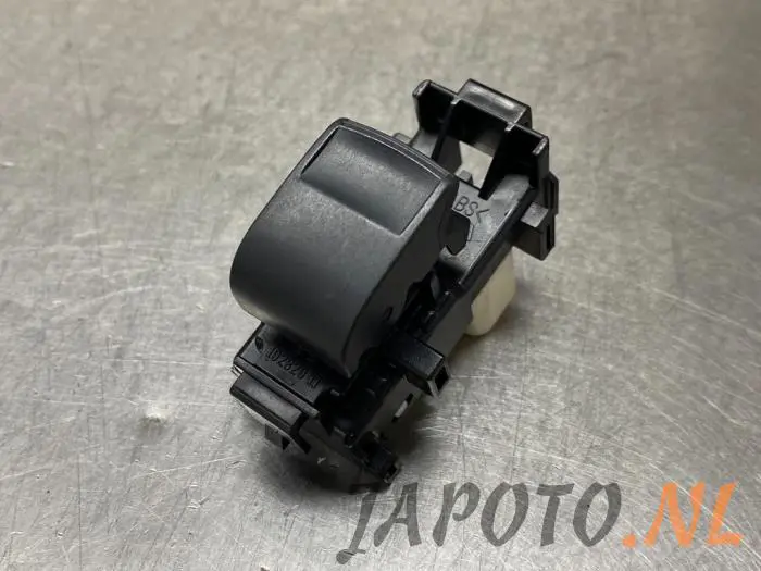 Interruptor de ventanilla eléctrica Subaru Trezia