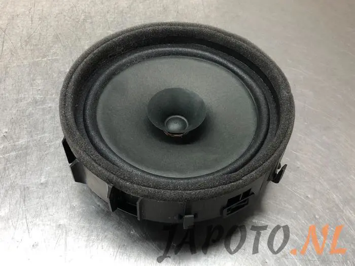 Altavoz Mitsubishi Outlander