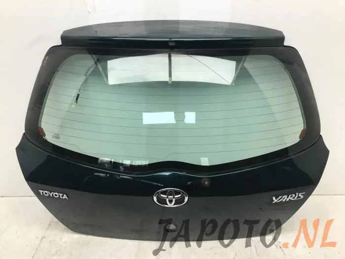 Portón trasero Toyota Yaris