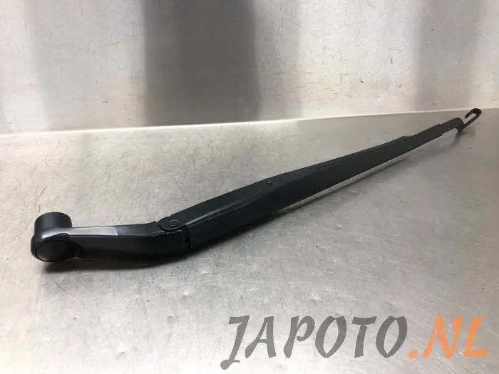 Brazo delantero de limpiaparabrisas Hyundai I30 Fastback