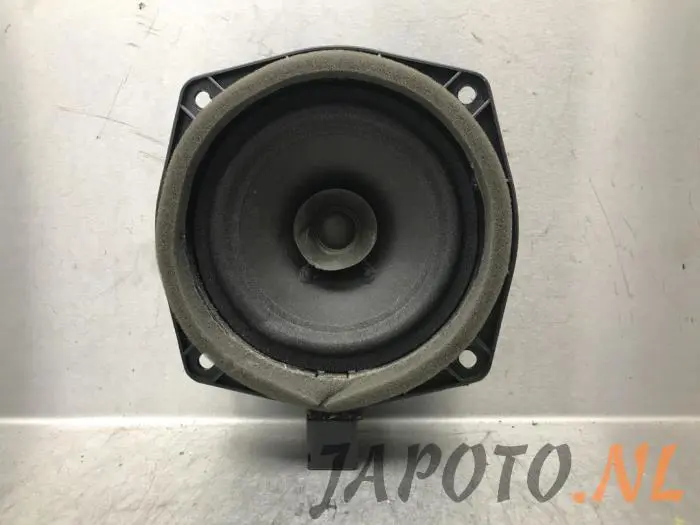 Altavoz Mitsubishi Colt