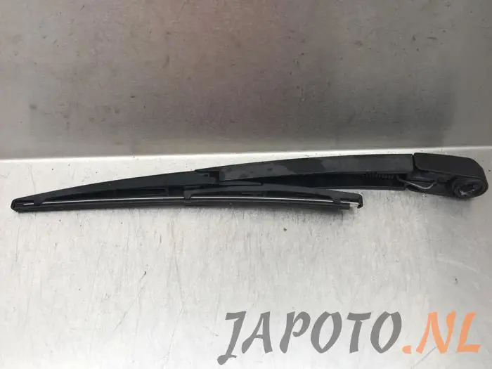 Brazo de limpiaparabrisas detrás Kia Rio