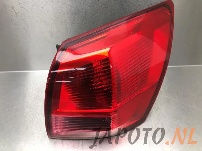 Luz trasera derecha Nissan Qashqai+2