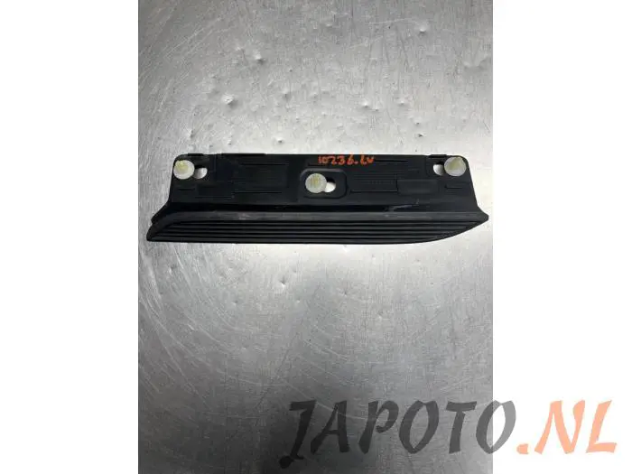 Soporte de parachoques izquierda delante Suzuki Ignis