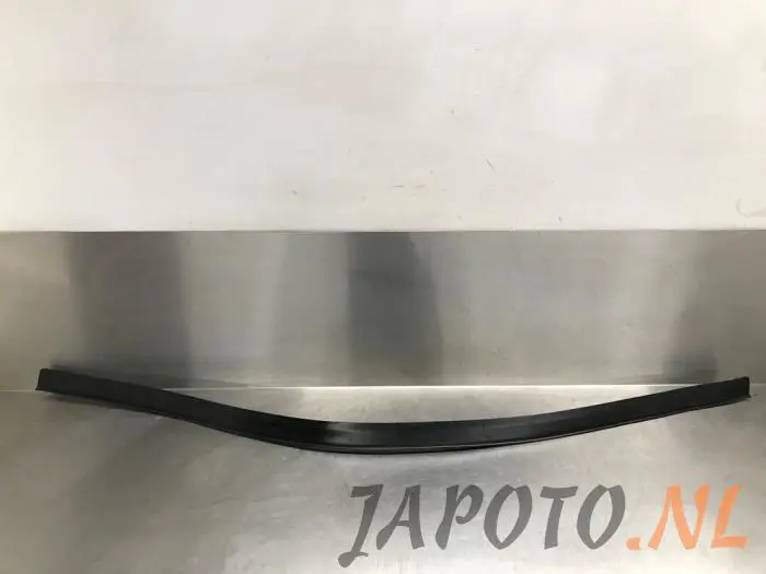 Spoiler parachoques delantero Mazda Demio