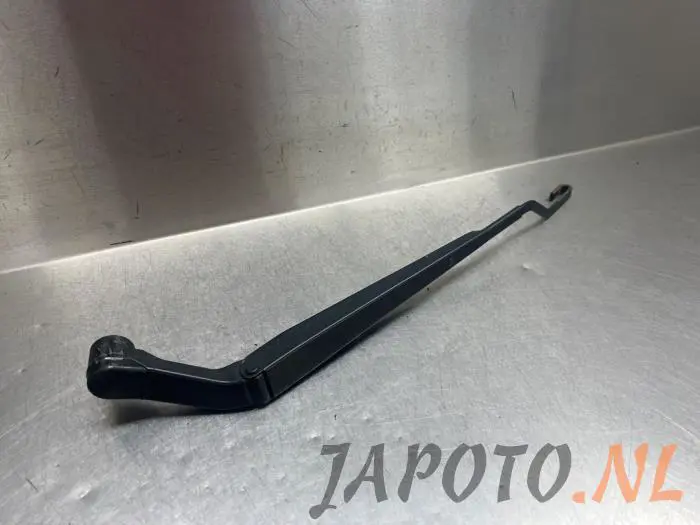 Brazo delantero de limpiaparabrisas Daihatsu Materia