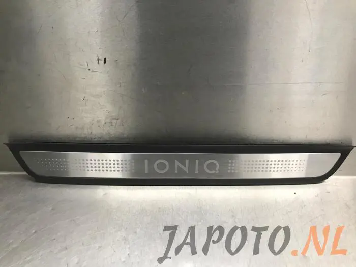 Placa del desgaste del travesaño de la puerta izquierda Hyundai Ioniq