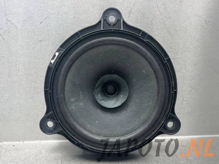 Altavoz Nissan Note