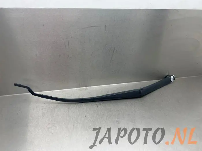 Brazo delantero de limpiaparabrisas Hyundai I30