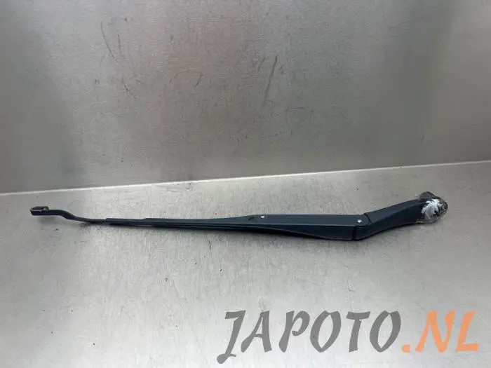 Brazo delantero de limpiaparabrisas Hyundai I30