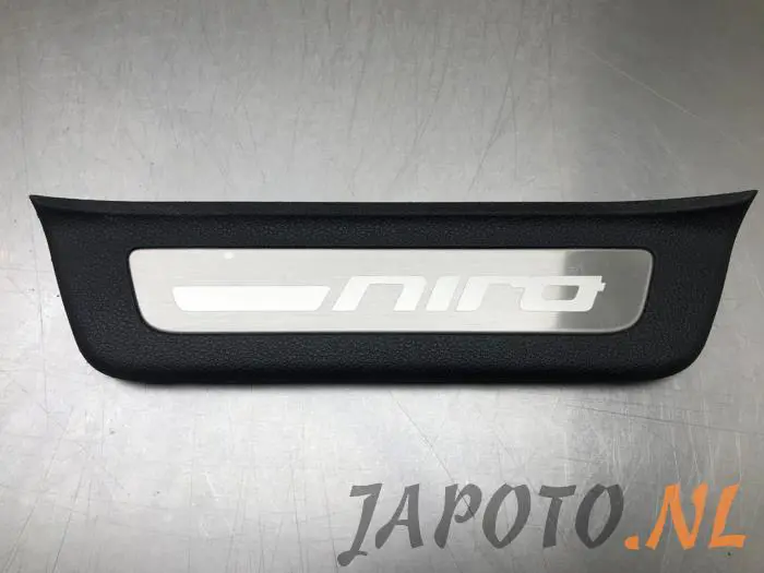 Placa del desgaste del travesaño de la puerta izquierda Kia Niro