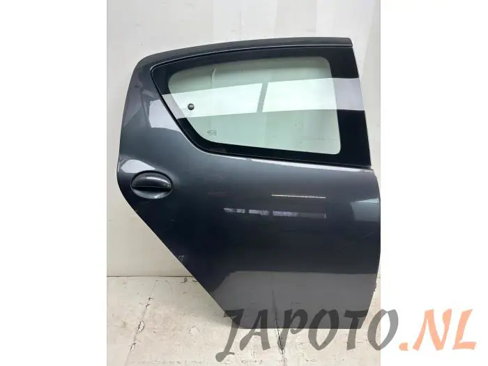 Puerta de 4 puertas derecha detrás Toyota Aygo