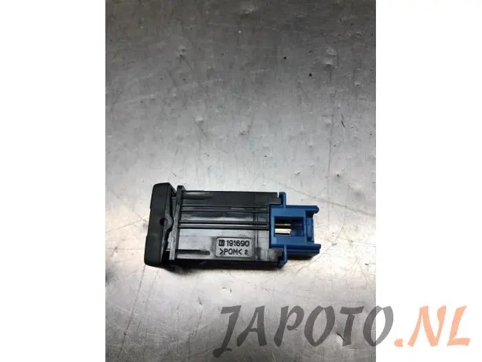 Interruptor de calefactor de asiento Toyota Auris