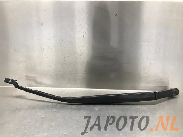 Brazo delantero de limpiaparabrisas Toyota Prius