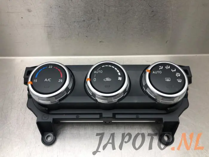 Panel de control de calefacción Mazda CX-3