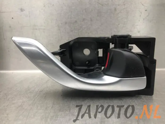 Manija de puerta de 4 puertas derecha detrás Mazda CX-3