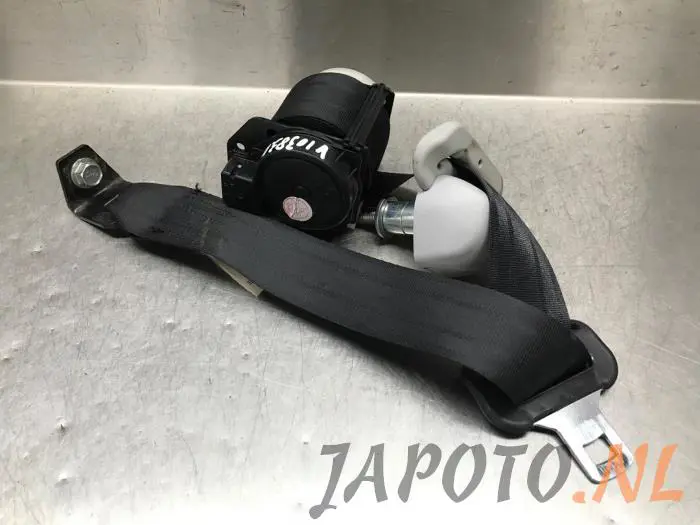 Cinturón de seguridad derecha detrás Mazda 5.