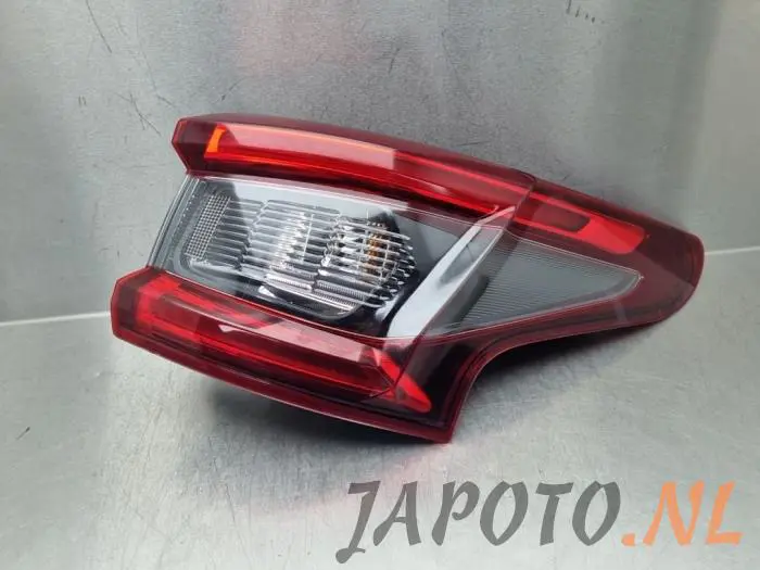 Luz trasera derecha Nissan Qashqai+2